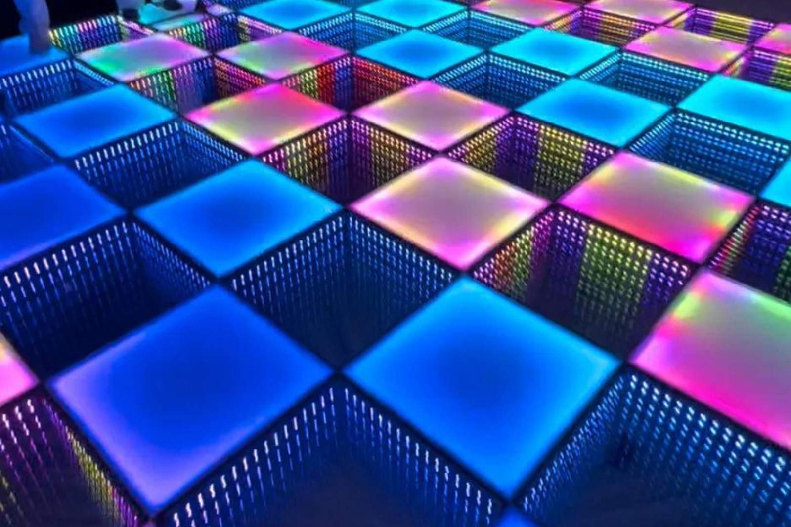 Robots LED Zancudos para Eventos en la Comunidad de Madrid